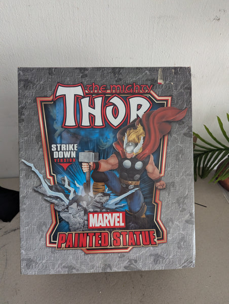 [EX-Display/Damaged] Bowen Designs Thor Strike Down Statue