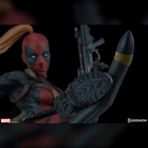 Sideshow Collectibles - Lady Deadpool Premium Format Figure
