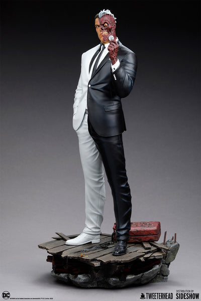 [PRE-ORDER] Tweeterhead / Sideshow Collectibles - DC Comics Sixth Scale Maquette - Two Face