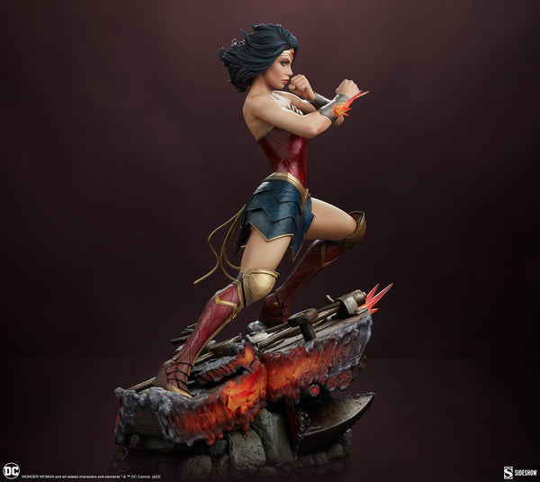 [PRE-ORDER] Sideshow Collectibles - DC Comics Premium Format Figure - Wonder Woman: Saving the Day