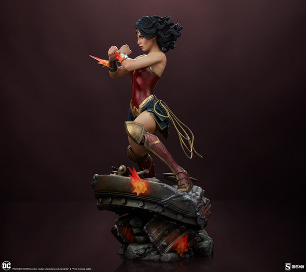 [PRE-ORDER] Sideshow Collectibles - DC Comics Premium Format Figure - Wonder Woman: Saving the Day