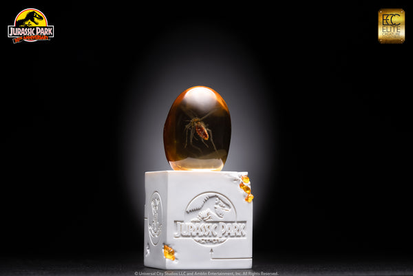 Elite Creature Collectibles - Jurassic Park Replica - Elephant Mosquito in Amber