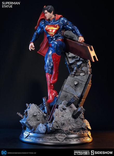 Sideshow Collectibles -  DC Comics - New 52 Superman Statue