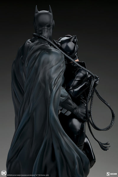 Sideshow Collectibles - DC Comics Diorama - Batman and Catwoman