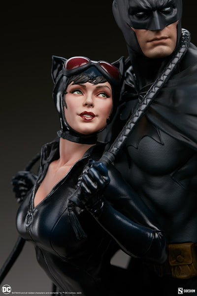 Sideshow Collectibles - DC Comics Diorama - Batman and Catwoman