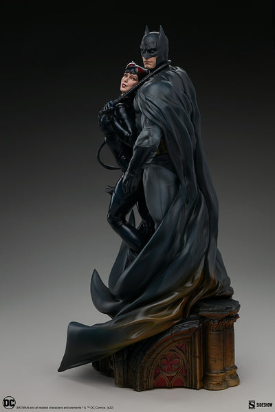 Sideshow Collectibles - DC Comics Diorama - Batman and Catwoman