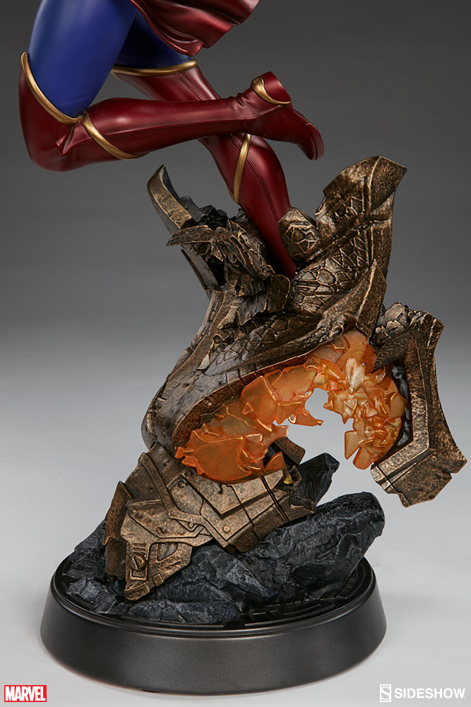 Sideshow Marvel Collection Sideshow Collectibles - Marvel Premium Format Figure - Captain Marvel ...