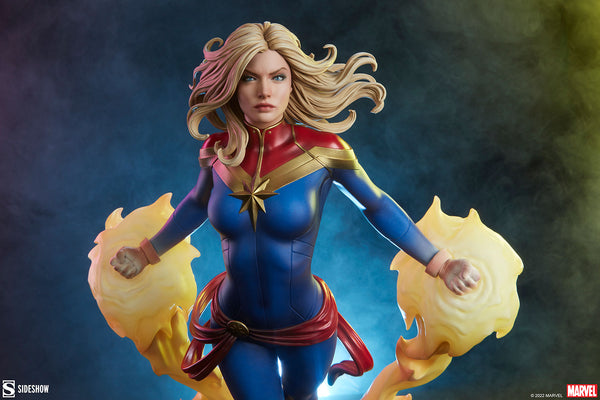 Sideshow Collectibles - Marvel Premium Format Figure - Captain Marvel
