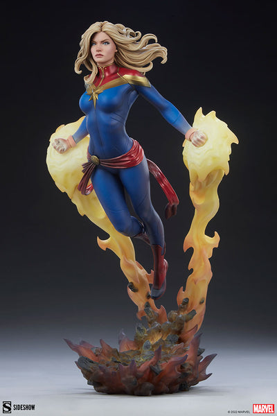 Sideshow Collectibles - Marvel Premium Format Figure - Captain Marvel