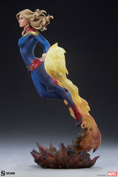 Sideshow Collectibles - Marvel Premium Format Figure - Captain Marvel