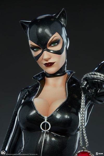 Sideshow Collectibles - DC Comics Premium Format Figure - Catwoman