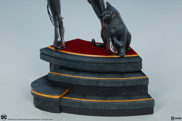 Sideshow Collectibles - DC Comics Premium Format Figure - Catwoman