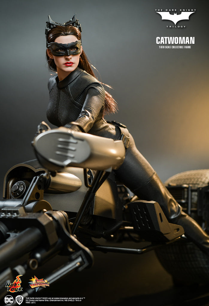 Hot Toys MMS627 1/6 The Dark Knight Trilogy Catwoman Collectible