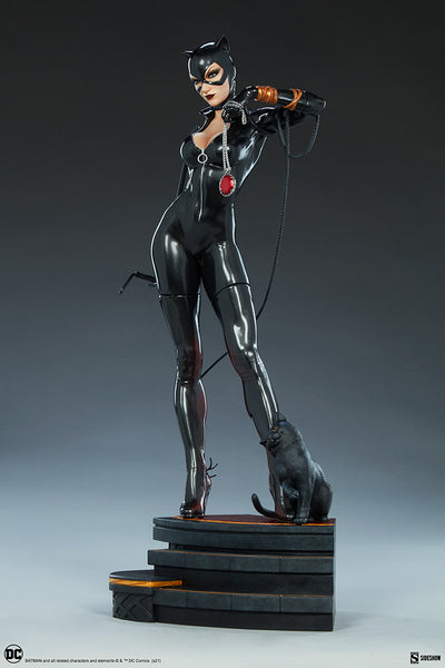 Sideshow Collectibles - DC Comics Premium Format Figure - Catwoman