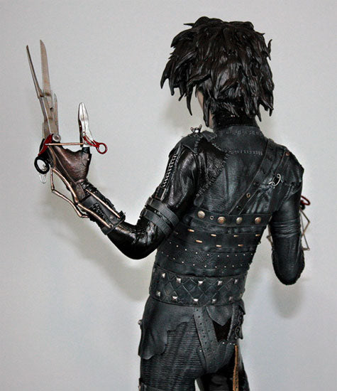 Hollywood Collectibles Group 1/4 Scale Statue - Edward Scissorhands - Simply Toys