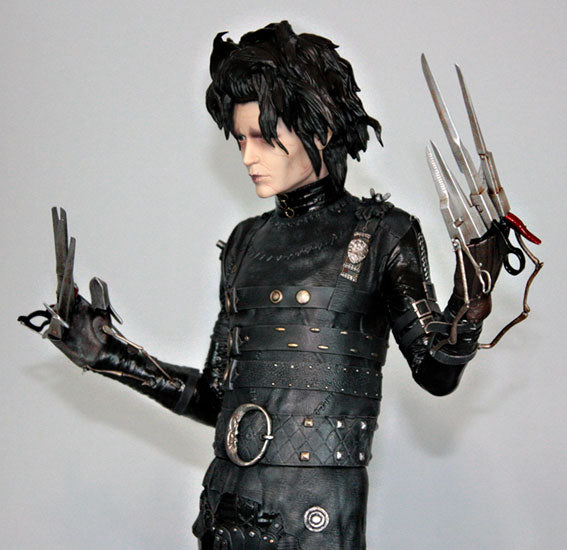 Hollywood Collectibles Group 1/4 Scale Statue - Edward Scissorhands - Simply Toys