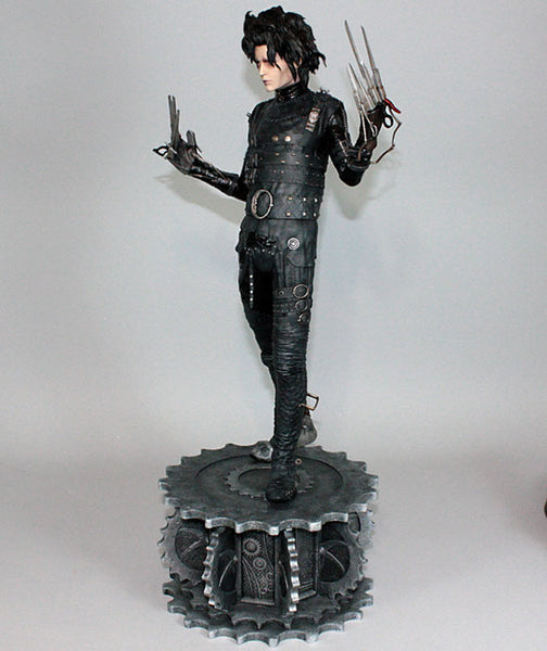 Hollywood Collectibles Group 1/4 Scale Statue - Edward Scissorhands - Simply Toys