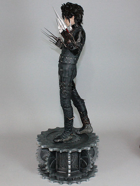 Hollywood Collectibles Group 1/4 Scale Statue - Edward Scissorhands - Simply Toys