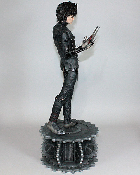 Hollywood Collectibles Group 1/4 Scale Statue - Edward Scissorhands - Simply Toys