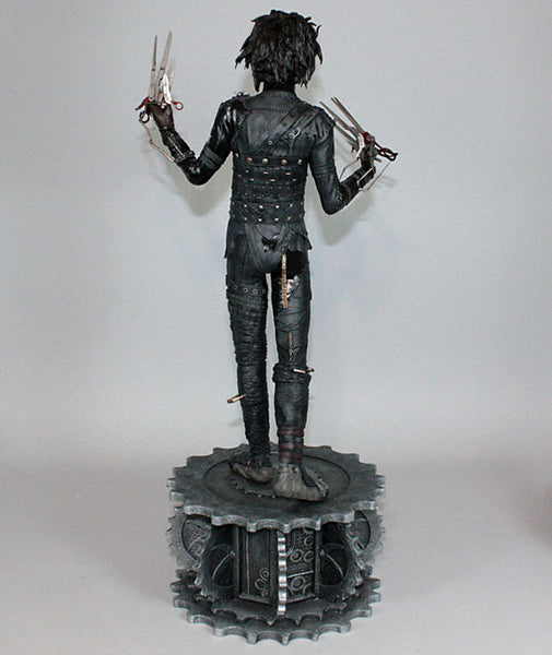 Hollywood Collectibles Group 1/4 Scale Statue - Edward Scissorhands - Simply Toys