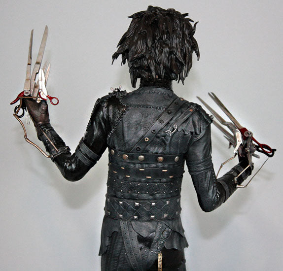 Hollywood Collectibles Group 1/4 Scale Statue - Edward Scissorhands - Simply Toys