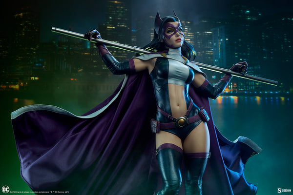 Sideshow Collectibles - DC Comics Premium Format Figure - Huntress