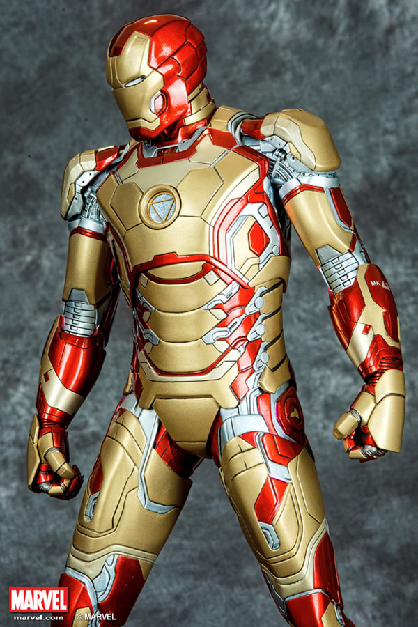 XM Studios - Marvel 1/4 Scale Premium Collectibles Statue - Iron