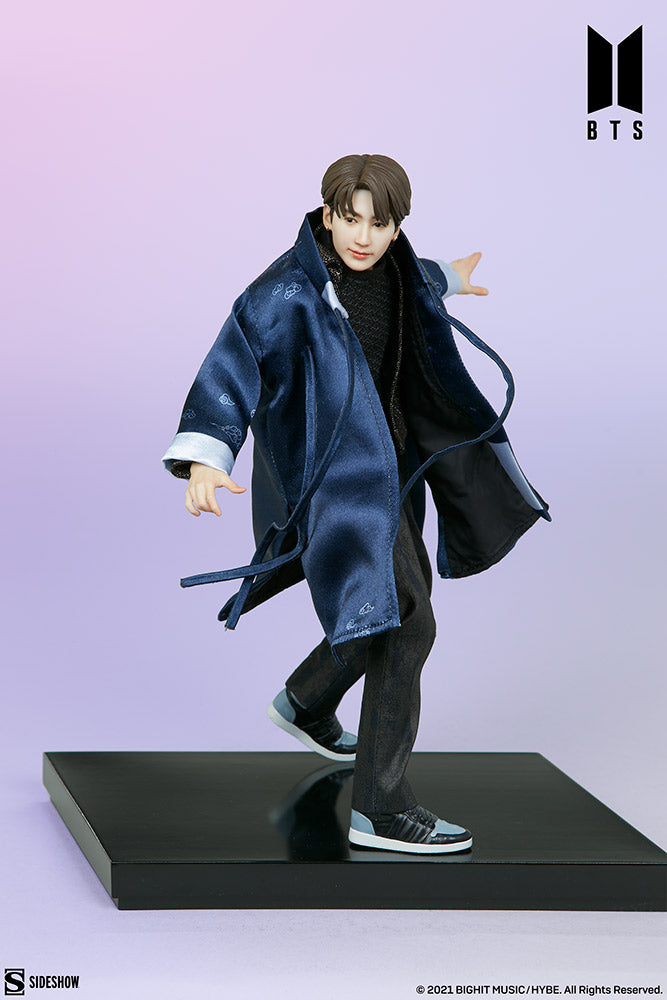 Sideshow Collectibles - BTS Deluxe Statue - Idol Collection: Jung