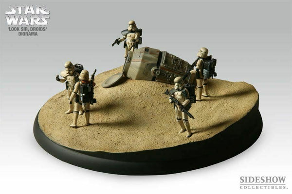 Sideshow Collectibles - Star Wars Diorama - "Look, Sir, Droids" Sandtroopers